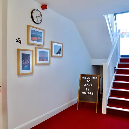 Проживание в семье Mary St House 3b *